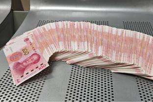 意媒：奥斯梅恩将加薪到1000万欧，那不勒斯还许诺明夏放他离队